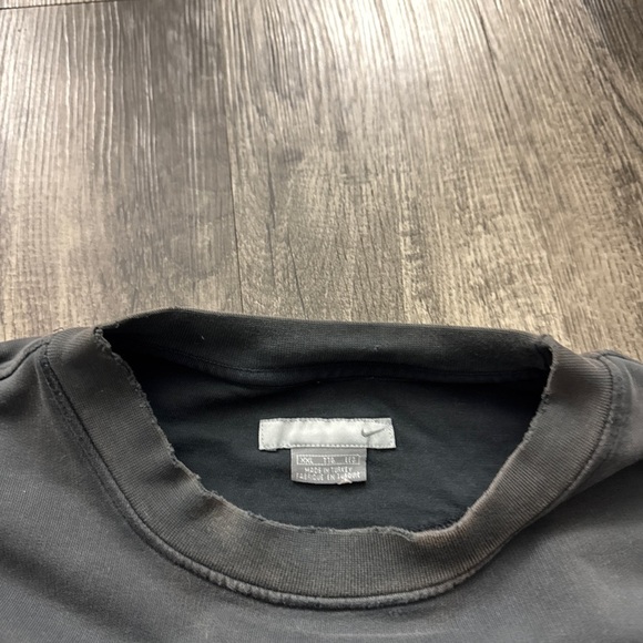 Vintage Y2K 2000s Faded Black Nike Swoosh Crewneck Sweatshirt Grunge Distressed - Picture 4 of 8